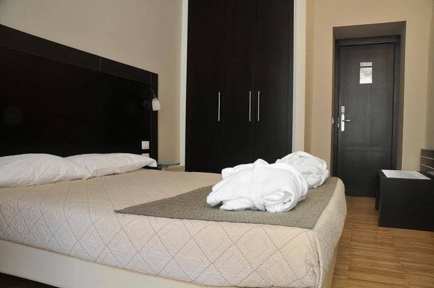 Bed and Breakfast Sotto Il Sole Di Roma Exterior foto